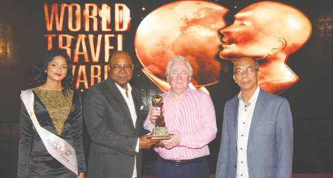 Jamaica’s tourism minister receives World   Travel award