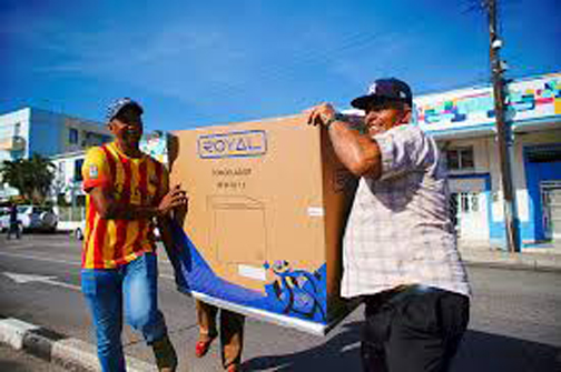 As Cuba seeks hard currency, “dollar” stores reopen after 15 years