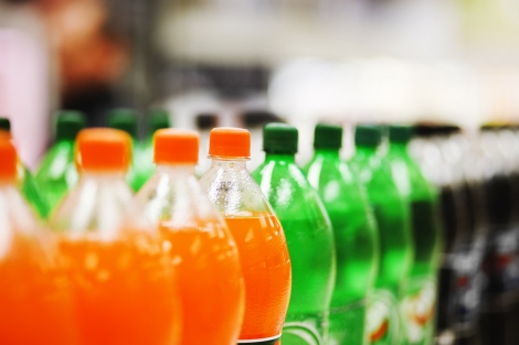 Sugar-sweetened drinks linked to increased risk  of colorectal cancer in women under 50