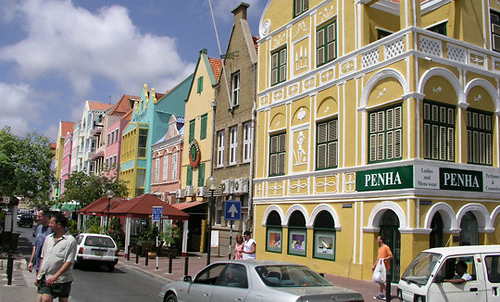 What’s Cracking in Curaçao