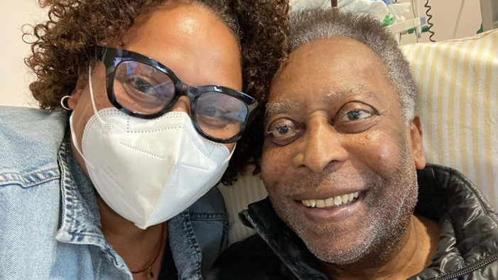 Pele recovering well after surgery