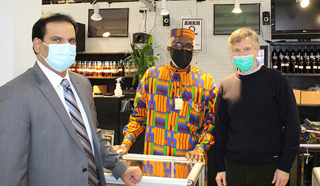Rod Phillips opens building “B” at the Active Marketplace flea market