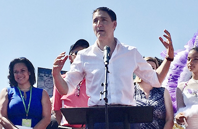Prime Minister Trudeau kicked off Children’s parade amid cheers