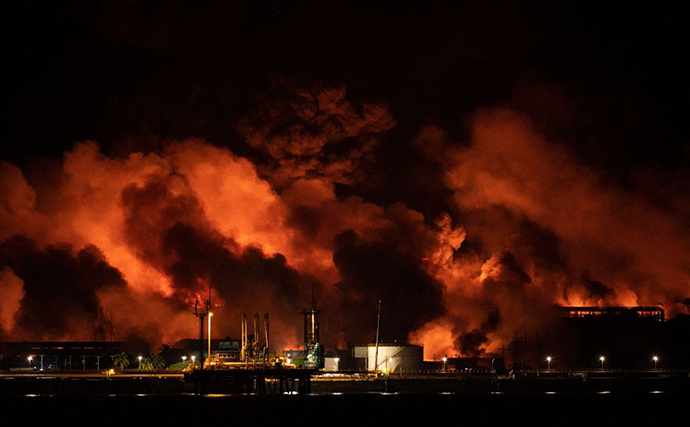 Extinguishing fire in Cuban fuel reservoirs may take days