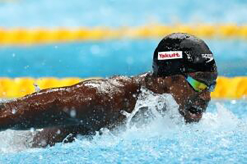 Josh Liendo breaks record at Canadian swim trials