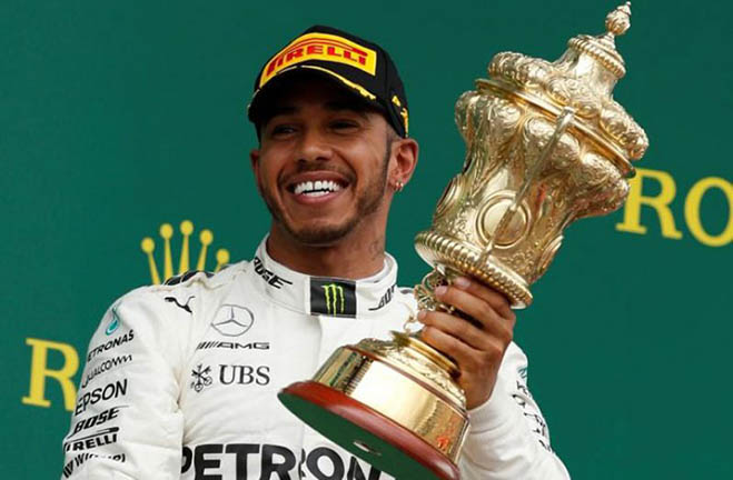 Ferrari tempts Lewis Hamilton with £40 million offer